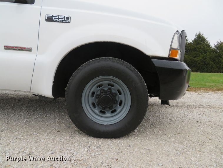 image for item DH1653 2004 Ford F250 Super Duty XL pickup truck