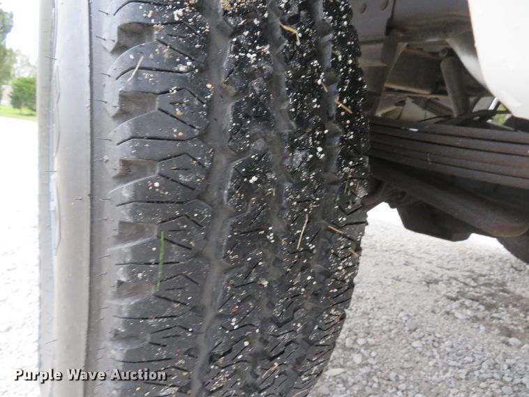 image for item DH1653 2004 Ford F250 Super Duty XL pickup truck