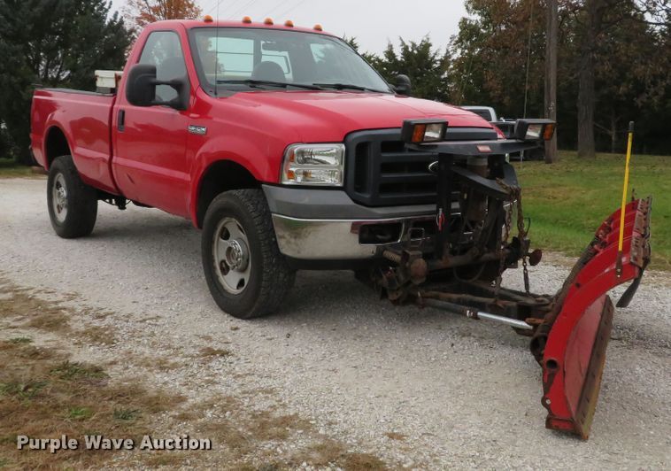 image for item DH1656 2006 Ford F350 Super Duty XL pickup truck