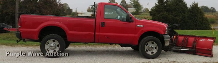 image for item DH1656 2006 Ford F350 Super Duty XL pickup truck