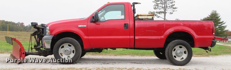 image for item DH1656 2006 Ford F350 Super Duty XL pickup truck