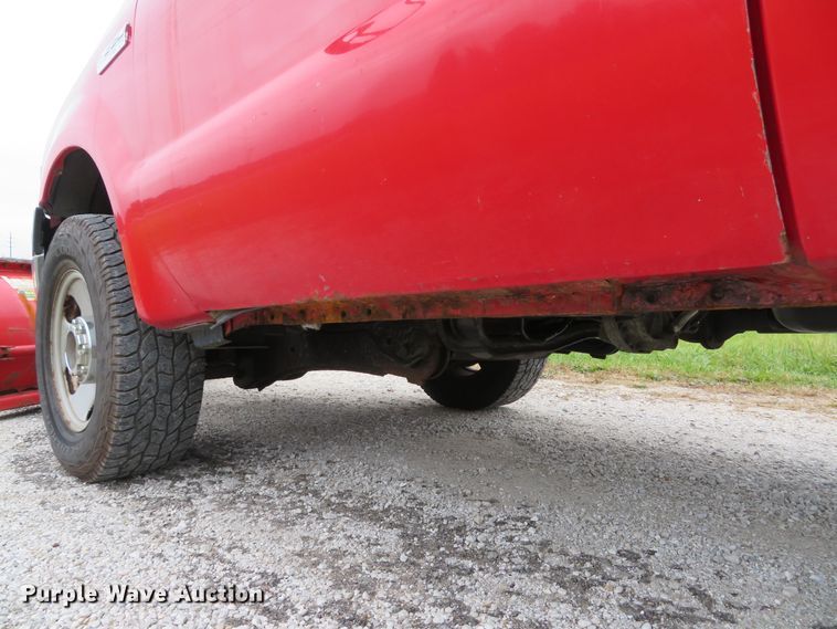 image for item DH1656 2006 Ford F350 Super Duty XL pickup truck