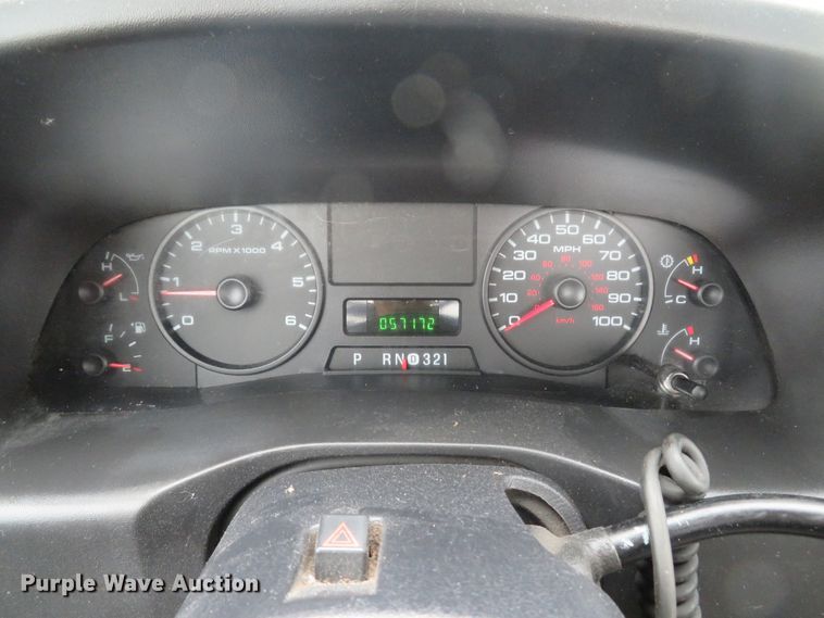 image for item DH1656 2006 Ford F350 Super Duty XL pickup truck