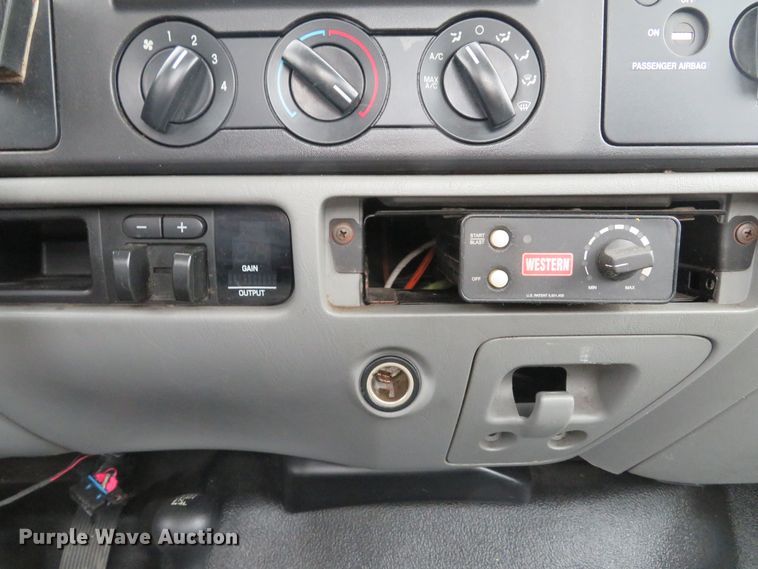 image for item DH1656 2006 Ford F350 Super Duty XL pickup truck