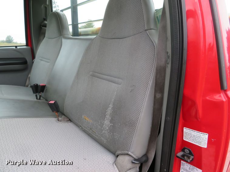 image for item DH1656 2006 Ford F350 Super Duty XL pickup truck