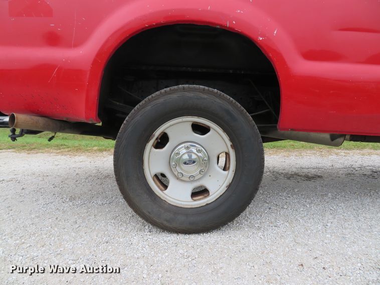 image for item DH1656 2006 Ford F350 Super Duty XL pickup truck