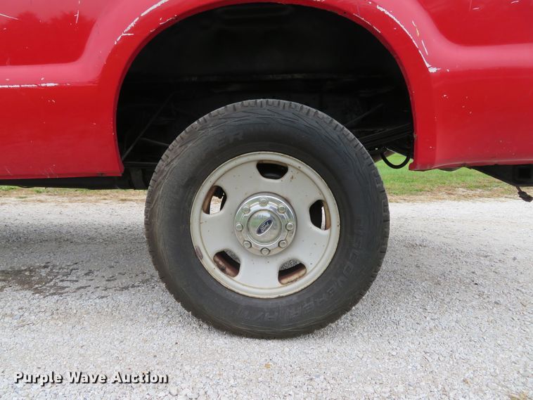 image for item DH1656 2006 Ford F350 Super Duty XL pickup truck