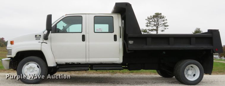 image for item DH1658 2005 Chevrolet C4500 Crew Cab dump truck