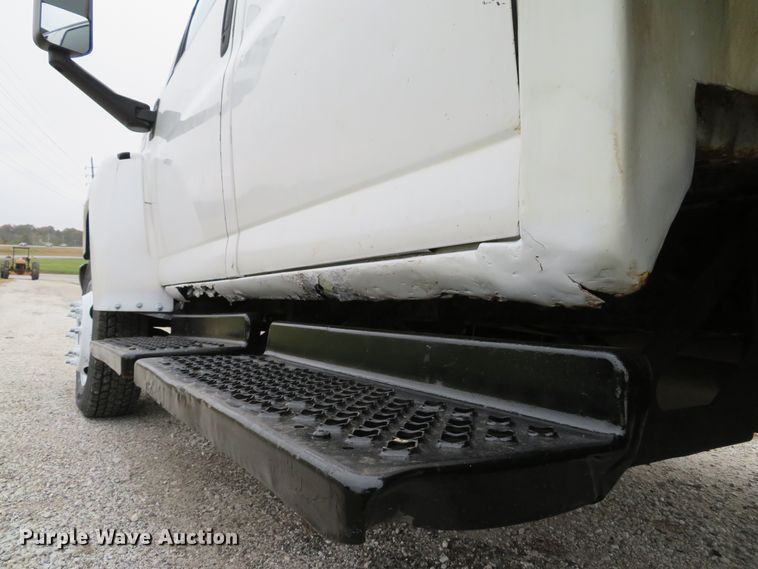 image for item DH1658 2005 Chevrolet C4500 Crew Cab dump truck