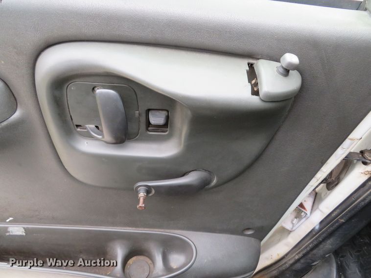 image for item DH1658 2005 Chevrolet C4500 Crew Cab dump truck