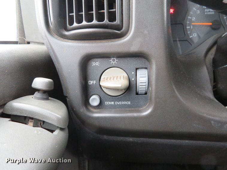 image for item DH1658 2005 Chevrolet C4500 Crew Cab dump truck