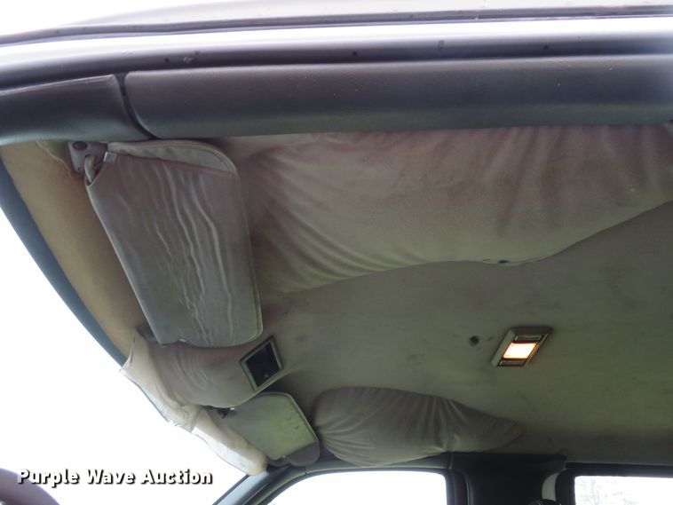 image for item DH1658 2005 Chevrolet C4500 Crew Cab dump truck