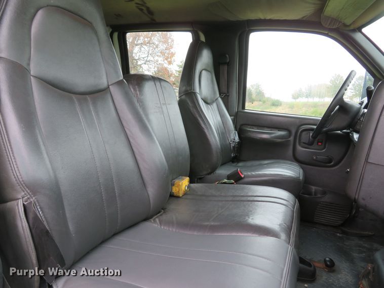 image for item DH1658 2005 Chevrolet C4500 Crew Cab dump truck