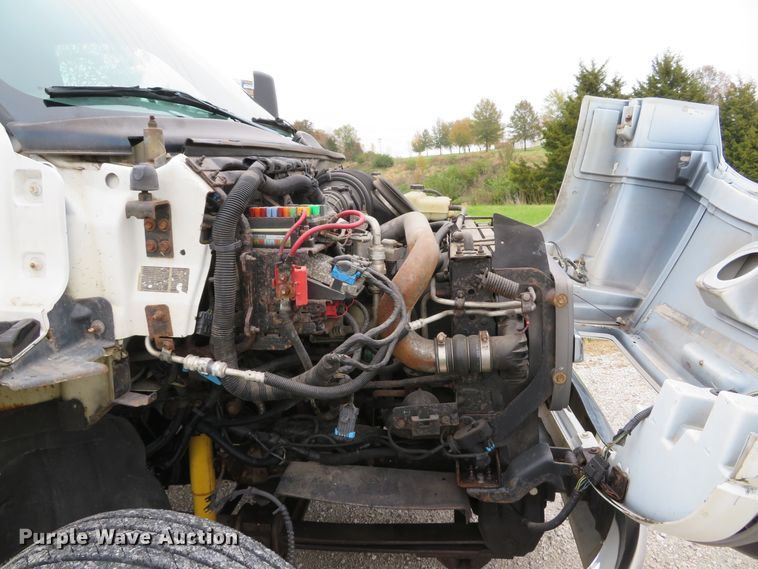 image for item DH1658 2005 Chevrolet C4500 Crew Cab dump truck