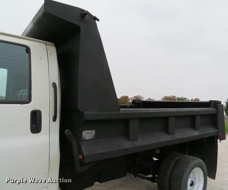image for item DH1658 2005 Chevrolet C4500 Crew Cab dump truck