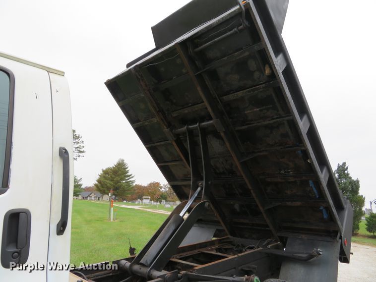 image for item DH1658 2005 Chevrolet C4500 Crew Cab dump truck