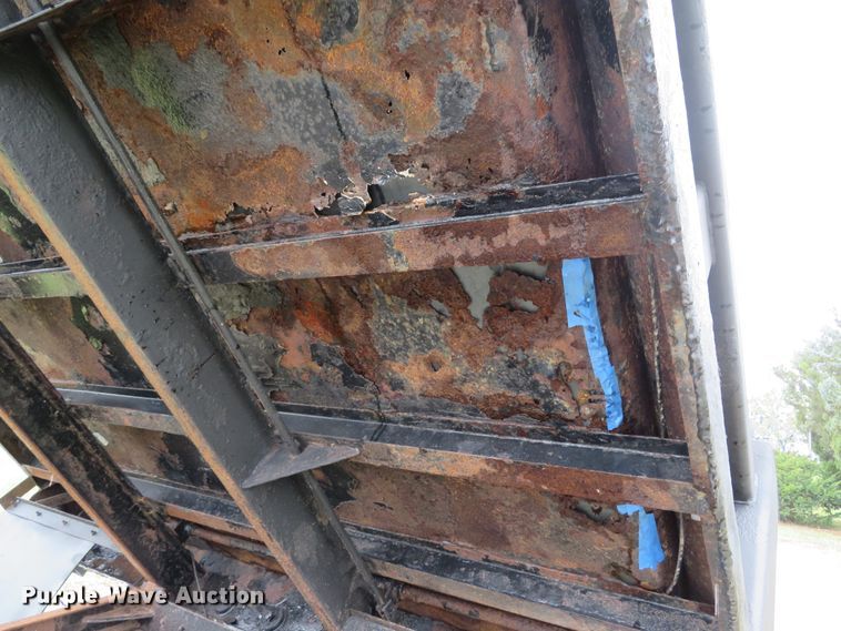 image for item DH1658 2005 Chevrolet C4500 Crew Cab dump truck