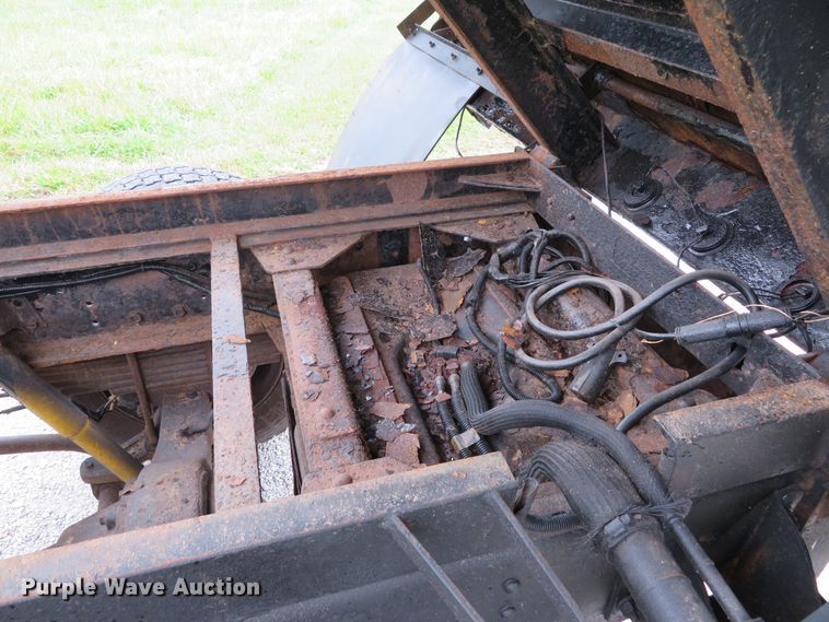 image for item DH1658 2005 Chevrolet C4500 Crew Cab dump truck