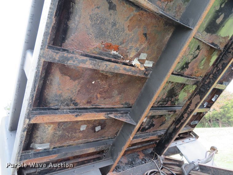 image for item DH1658 2005 Chevrolet C4500 Crew Cab dump truck