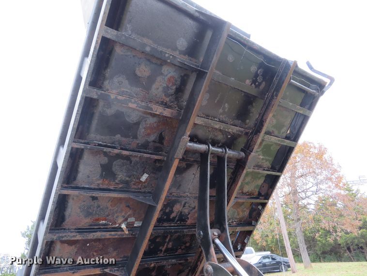 image for item DH1658 2005 Chevrolet C4500 Crew Cab dump truck