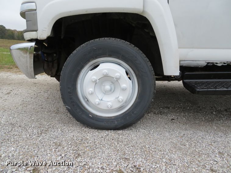 image for item DH1658 2005 Chevrolet C4500 Crew Cab dump truck