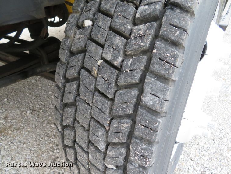 image for item DH1658 2005 Chevrolet C4500 Crew Cab dump truck