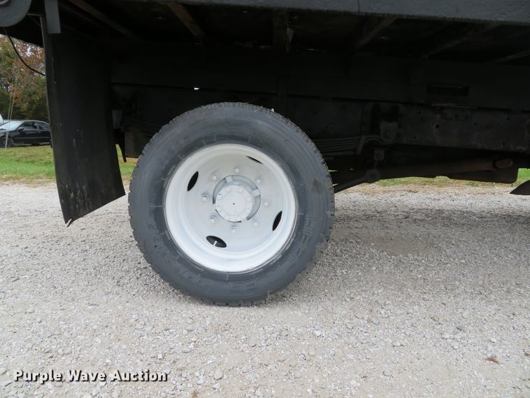 image for item DH1658 2005 Chevrolet C4500 Crew Cab dump truck