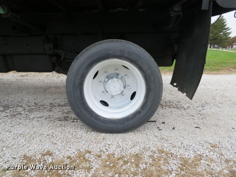 image for item DH1658 2005 Chevrolet C4500 Crew Cab dump truck