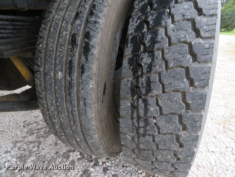 image for item DH1658 2005 Chevrolet C4500 Crew Cab dump truck