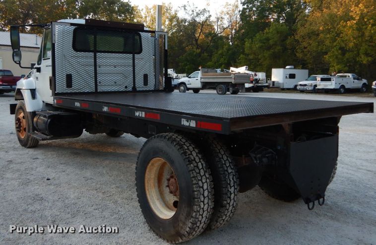 image for item DH2191 2004 International 7300 flatbed truck