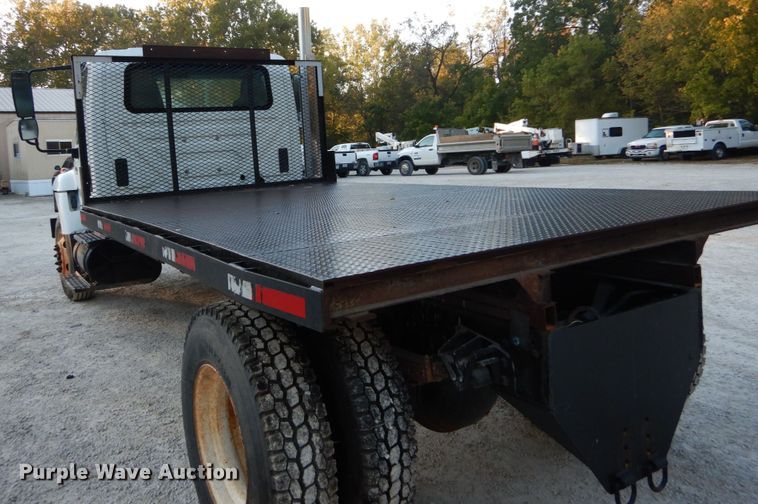 image for item DH2191 2004 International 7300 flatbed truck