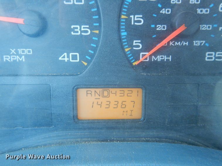 image for item DH2191 2004 International 7300 flatbed truck