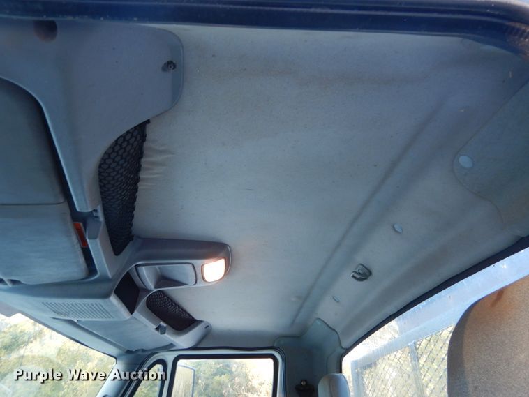 image for item DH2191 2004 International 7300 flatbed truck