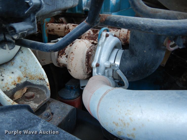 image for item DH2191 2004 International 7300 flatbed truck