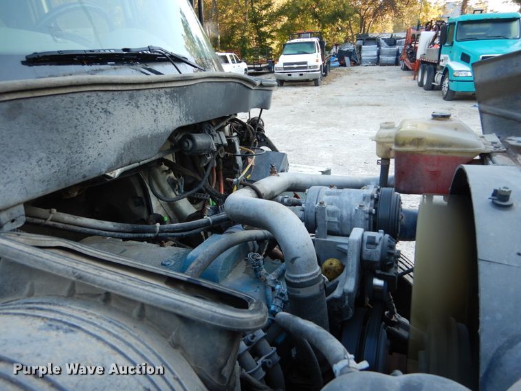 image for item DH2191 2004 International 7300 flatbed truck