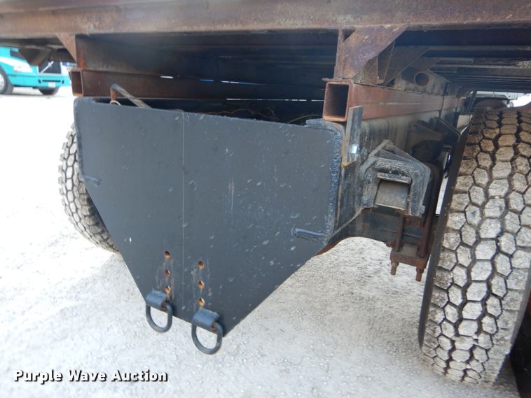 image for item DH2191 2004 International 7300 flatbed truck