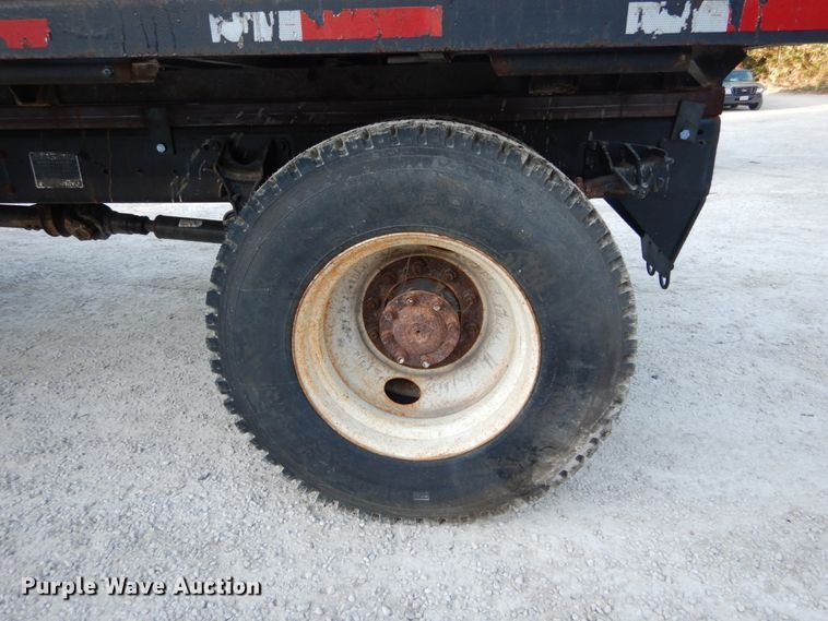 image for item DH2191 2004 International 7300 flatbed truck