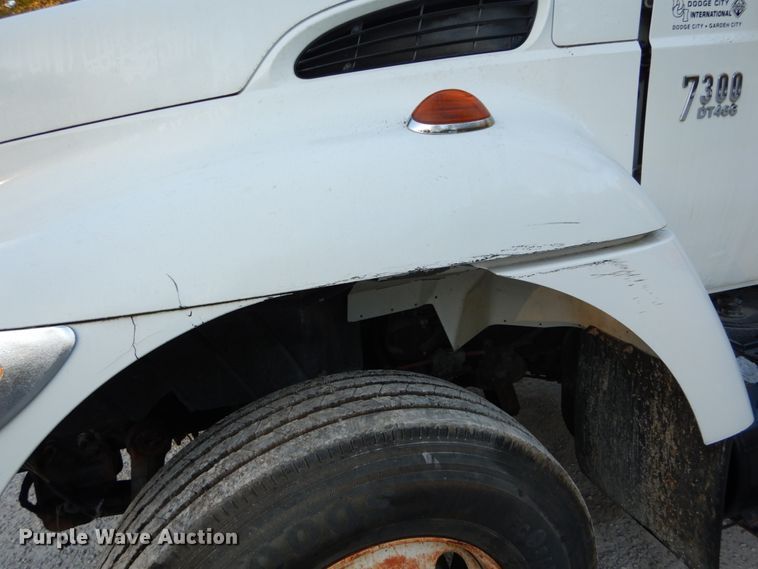 image for item DH2191 2004 International 7300 flatbed truck