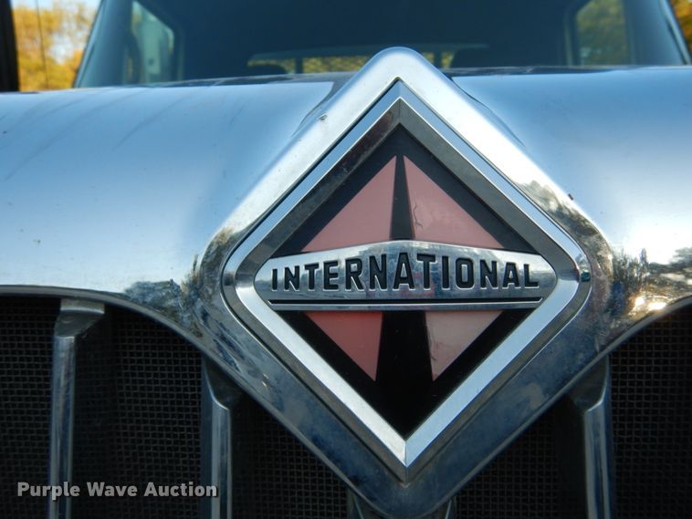 image for item DH2191 2004 International 7300 flatbed truck