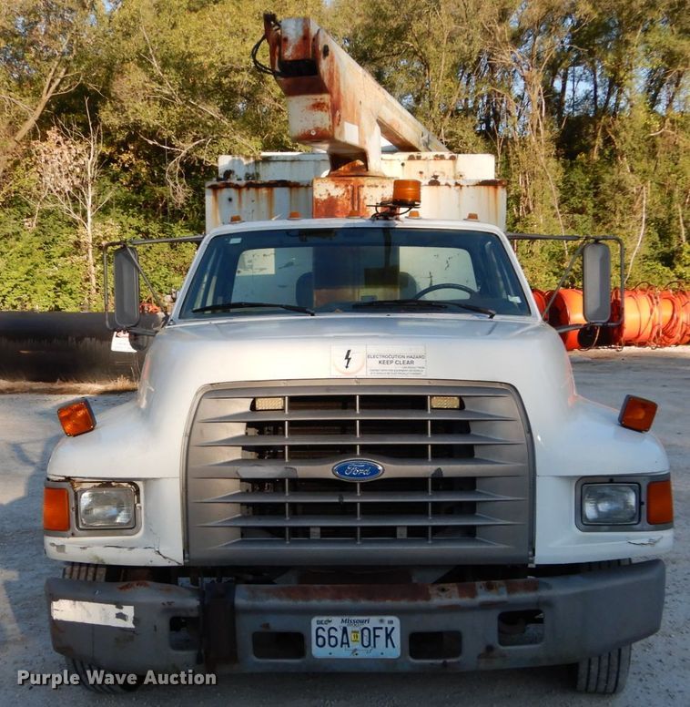 image for item DH2192 1996 Ford F700 bucket truck