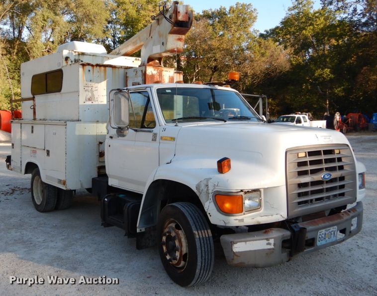 image for item DH2192 1996 Ford F700 bucket truck