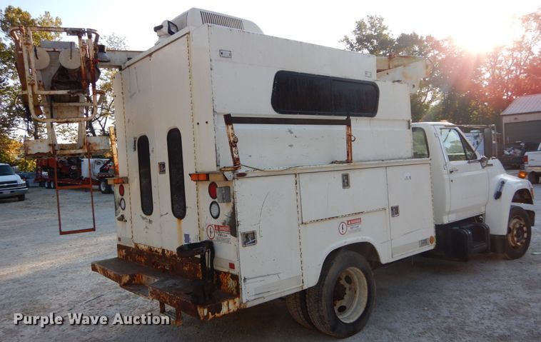 image for item DH2192 1996 Ford F700 bucket truck