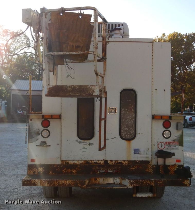 image for item DH2192 1996 Ford F700 bucket truck
