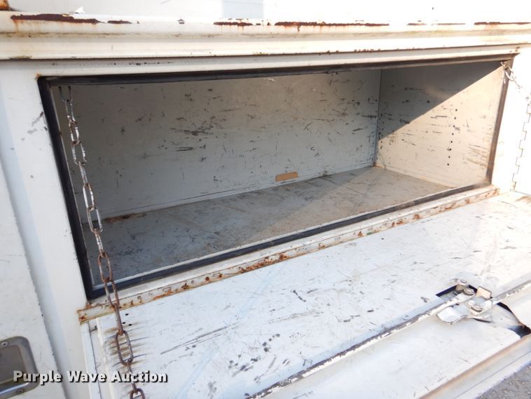 image for item DH2192 1996 Ford F700 bucket truck