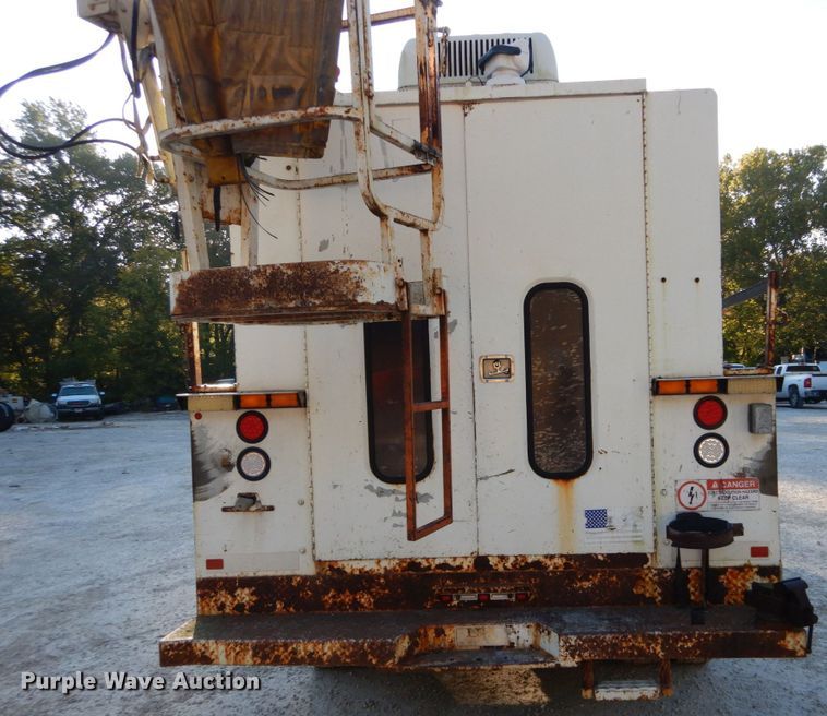 image for item DH2192 1996 Ford F700 bucket truck