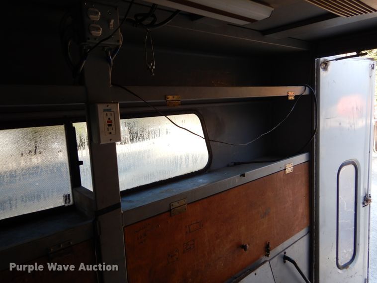 image for item DH2192 1996 Ford F700 bucket truck