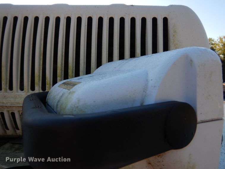 image for item DH2192 1996 Ford F700 bucket truck