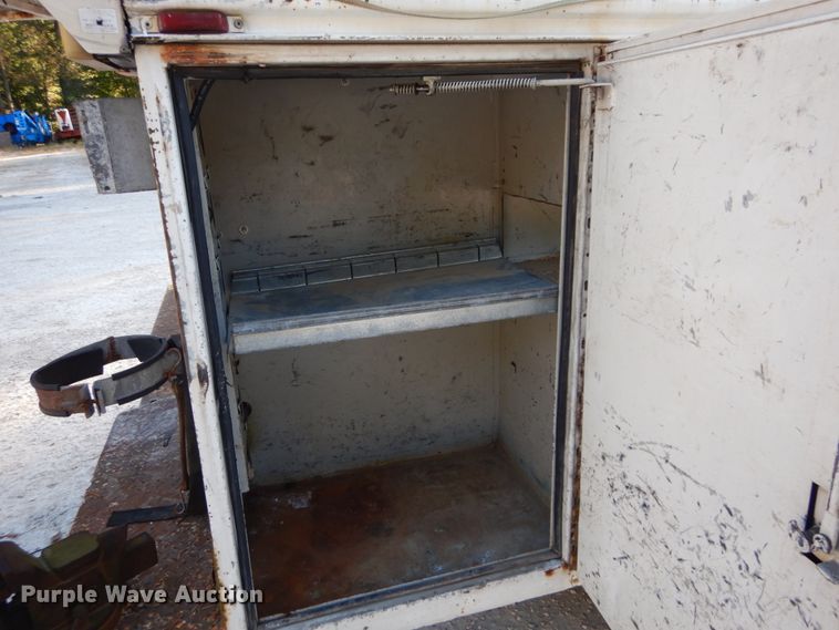 image for item DH2192 1996 Ford F700 bucket truck