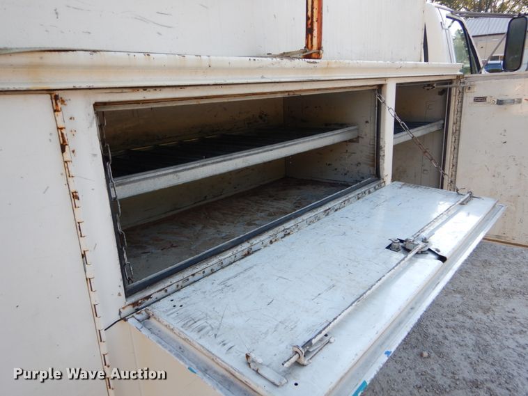 image for item DH2192 1996 Ford F700 bucket truck