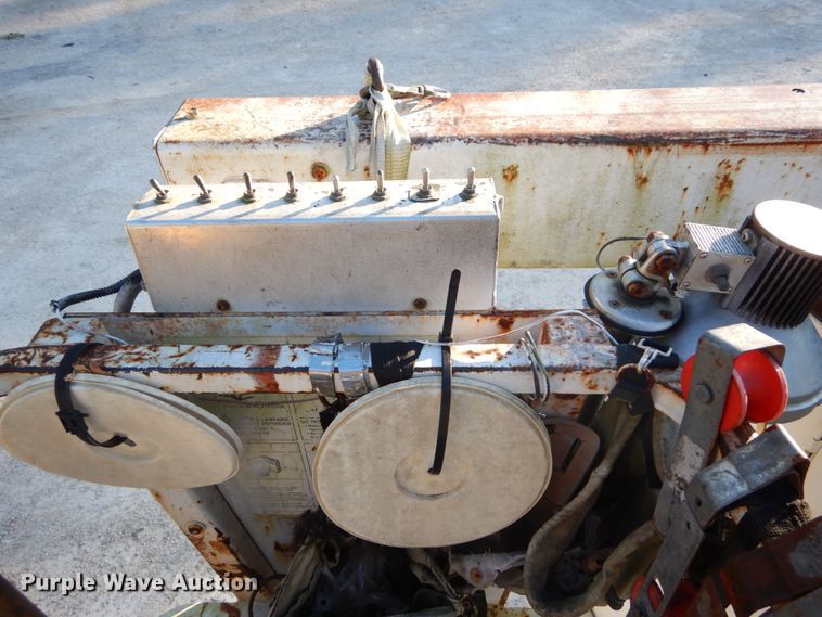 image for item DH2192 1996 Ford F700 bucket truck